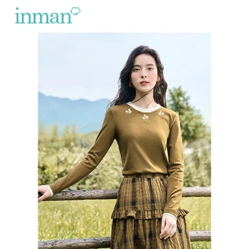 Женские футболки INMAN 2023 Осень, классический контрастный ребристый воротник, приталенная футболка с вышивкой, шикарные топы цвета абрикосового кофе