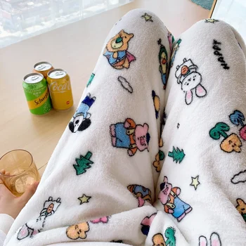 Фланелевые пижамные штаны с летающими животными из мультфильма Disney Sanrio, женские новые осенне-зимние теплые повседневные домашние брюки из кораллового бархата